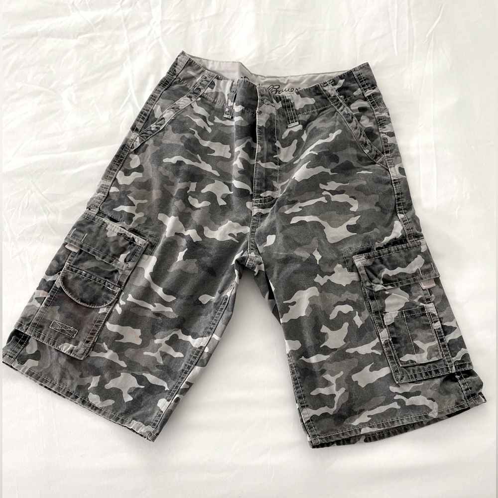 027。 boys cargo pockets short size 14 $3